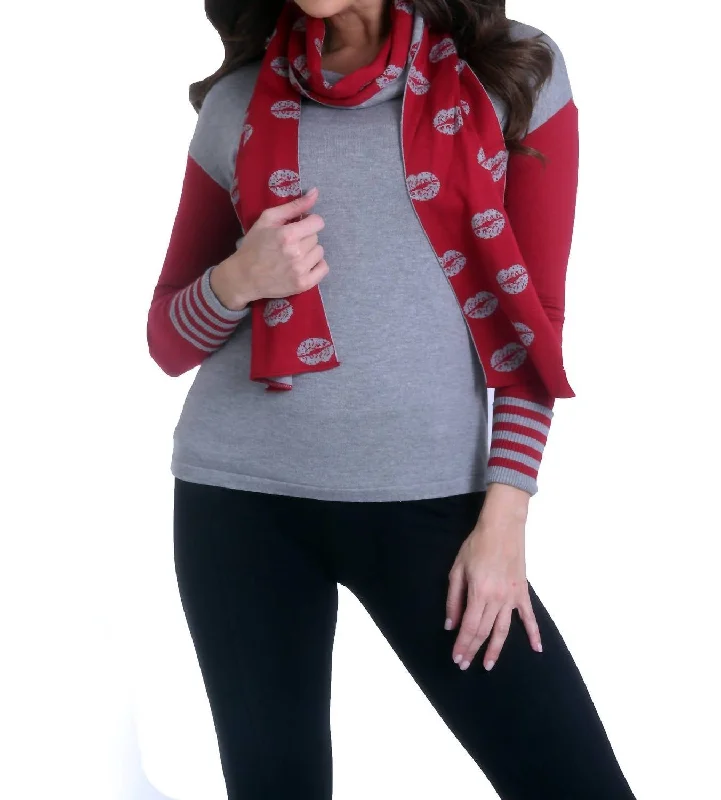 Kiss Me Pullover W/ Scarf In Gray/red