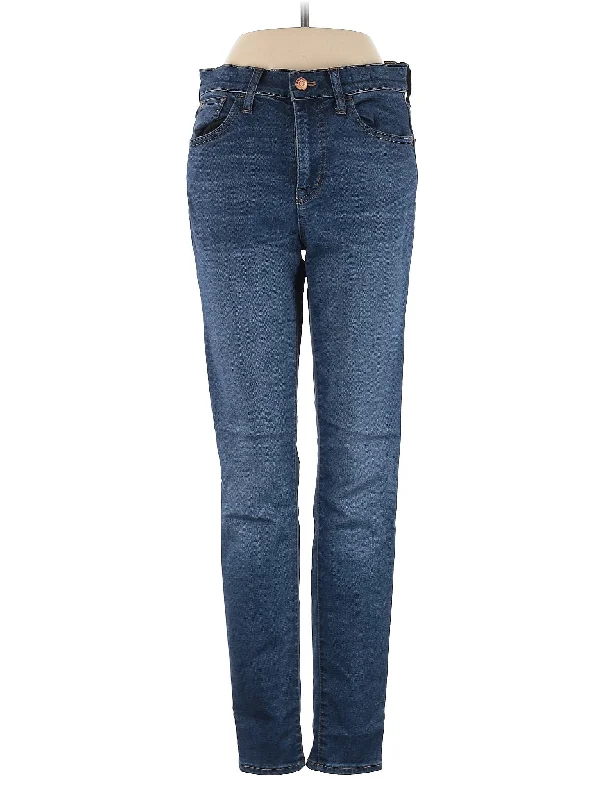 High-Rise Straight-leg Jeans in Medium Wash