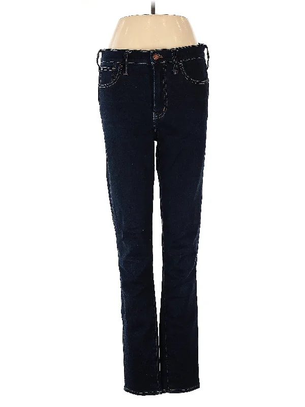 Low-Rise Bootleg Jeans in Dark Wash