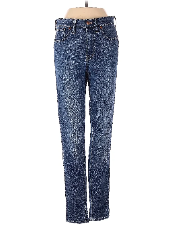 Mid-Rise Straight-leg Jeans in Medium Wash